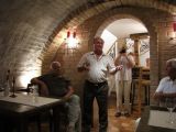 p. Rajnic pri prednáške o histórii Dechtíc a jeho výroby vín