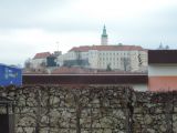 Pohľad u okna krásneho hotela Marcinčák na hrad.