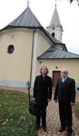 Foto pri kostole v Čunove.