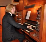 Majster organár a organista Tomáš Jeřábek.