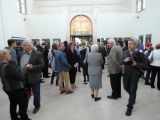 Umelecká obec pražská, návštevníci a hostia zapĺňajú galériu