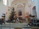Zrekonštruovaný vianočný interiér kostola.