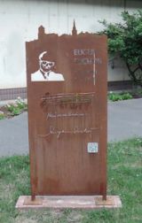 Pamätník venovaný Eugenovi Suchoňovi.